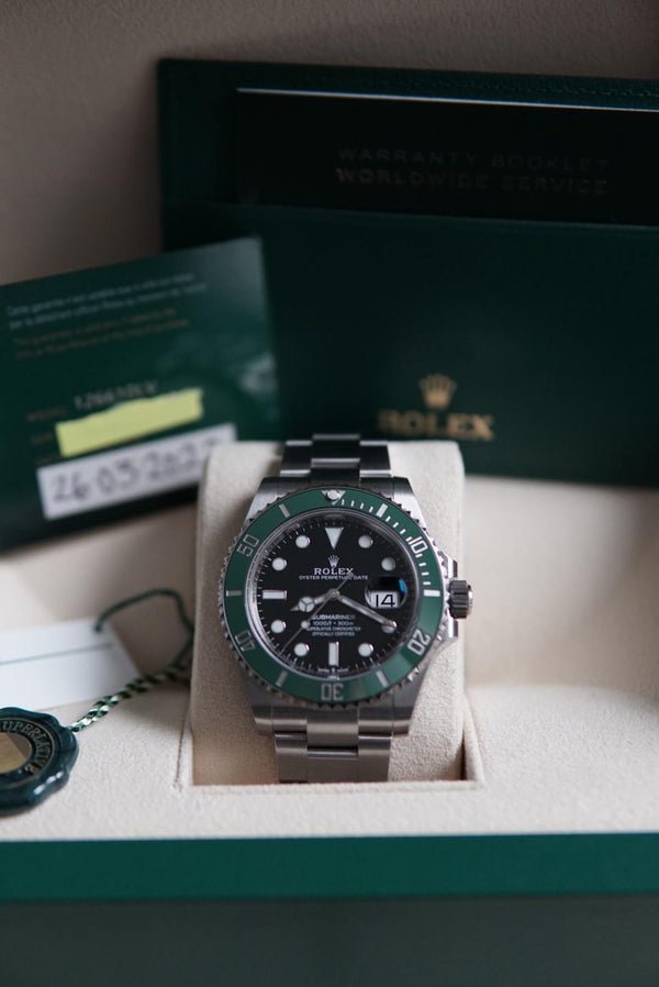 Rolex Submariner "Starbucks" (Ref 126610LV) - Biel Watches