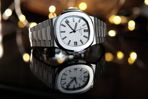Patek Philippe Nautilus (ref 5711/1A-011) - Biel Watches