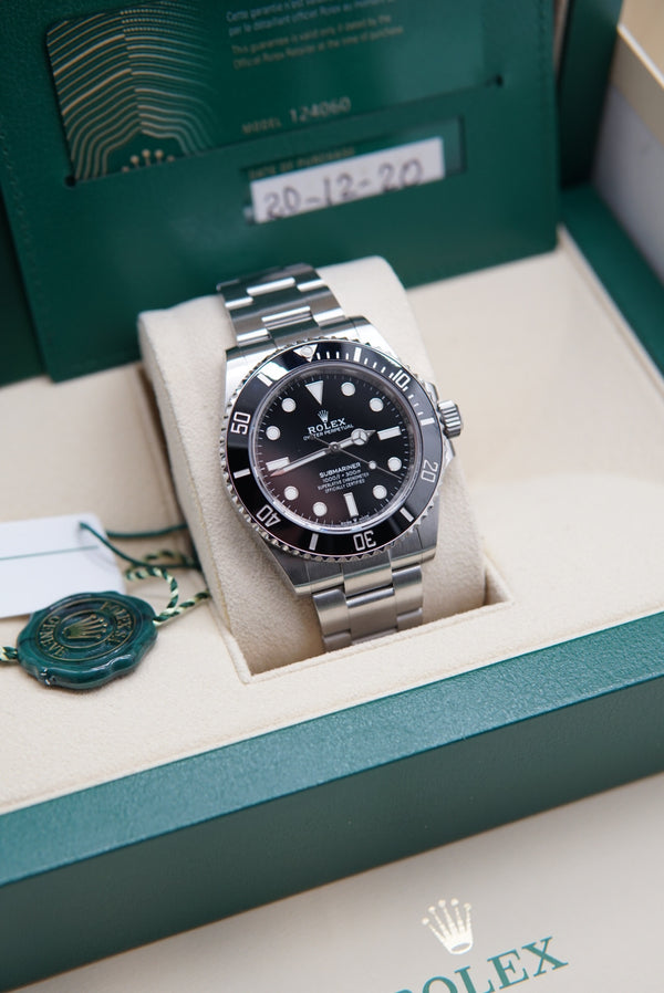 Rolex Submariner No-Date 41mm (Ref 124060)